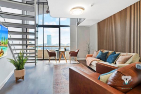 KozyGuru Darling Harbor View Stylish Loft, Sydney